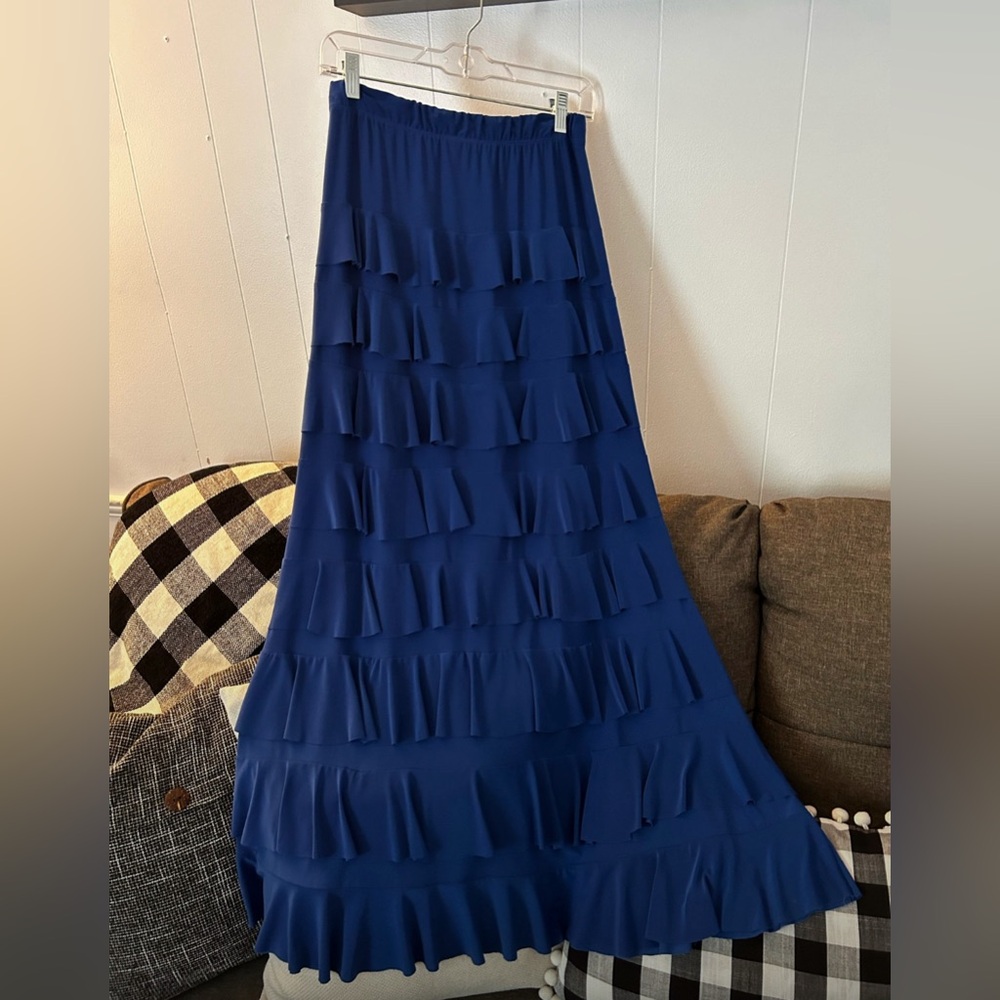 Royal ruffle skirt